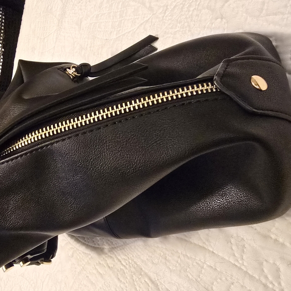 INC International Concepts Black Leather Shoulder Bag with Silver Hardware NWOT - Picture 2 of 3